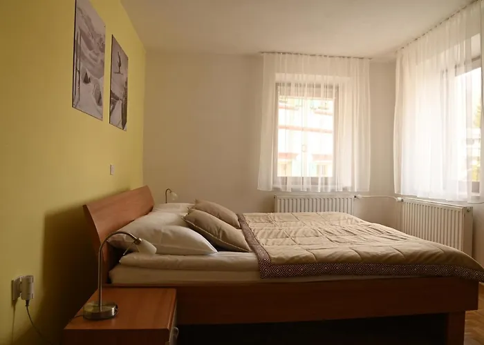 Apartments Pr\'Krstano